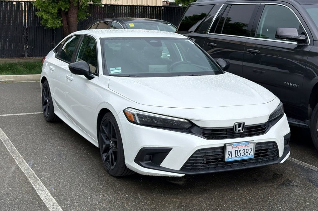 Used 2024 Honda Civic Sport image 2