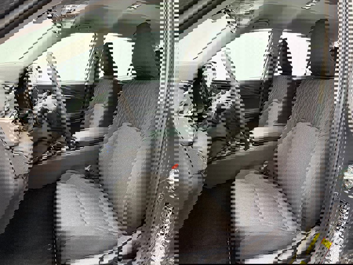 Used 2025 Toyota Camry LE image 8