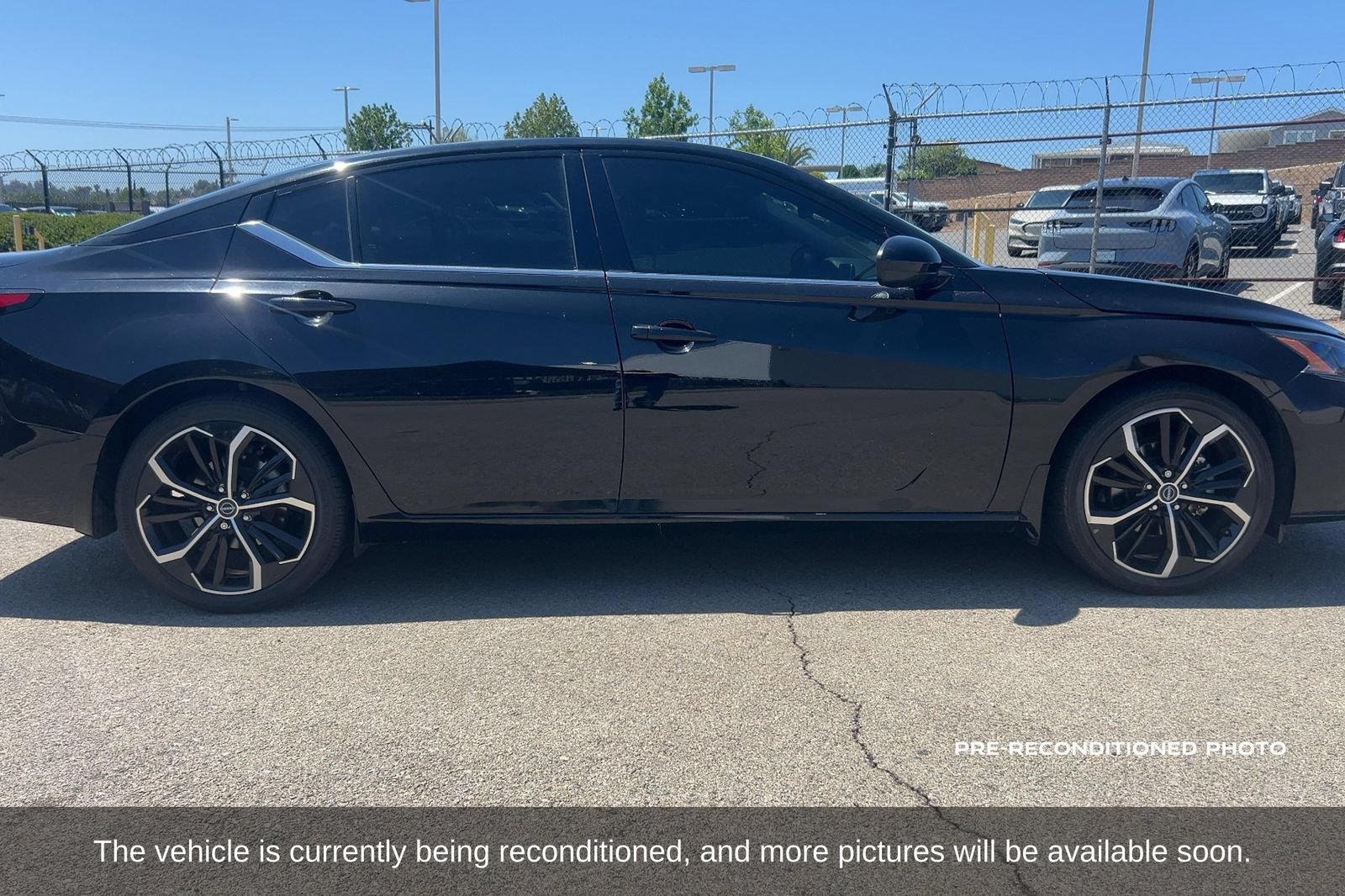 Used 2023 Nissan Altima 2.5 SR FWD image 4