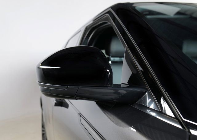 New 2026 Land Rover Range Rover Velar Dynamic SE image 28