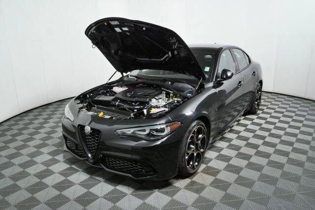 Used 2025 Alfa Romeo Giulia w/ Driving Assist Package RWD image 35