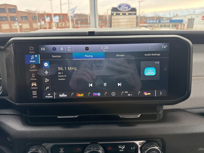 Used 2024 Jeep Wrangler Unlimited image 32