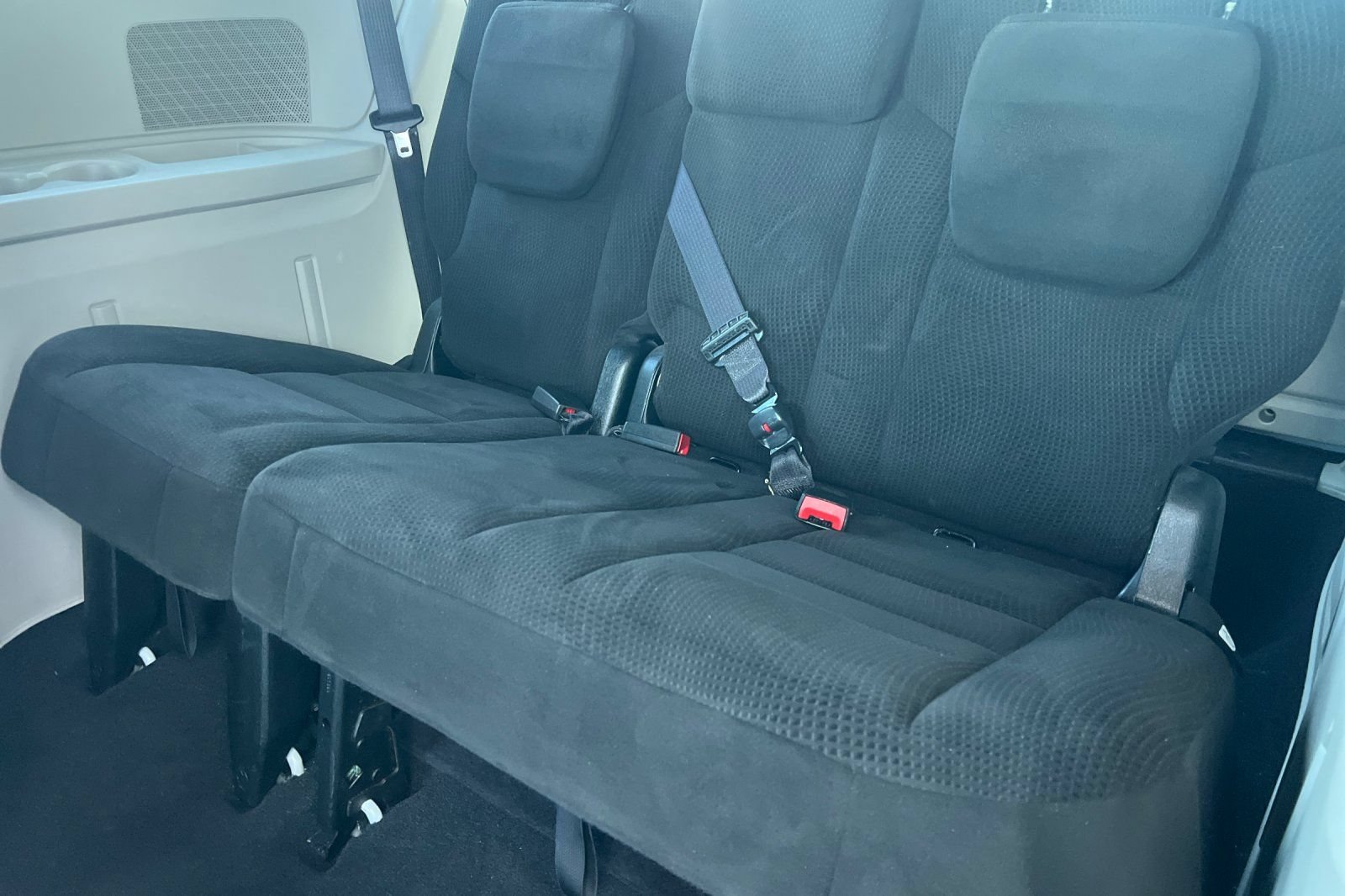 Used 2016 Dodge Grand Caravan SE FWD image 12