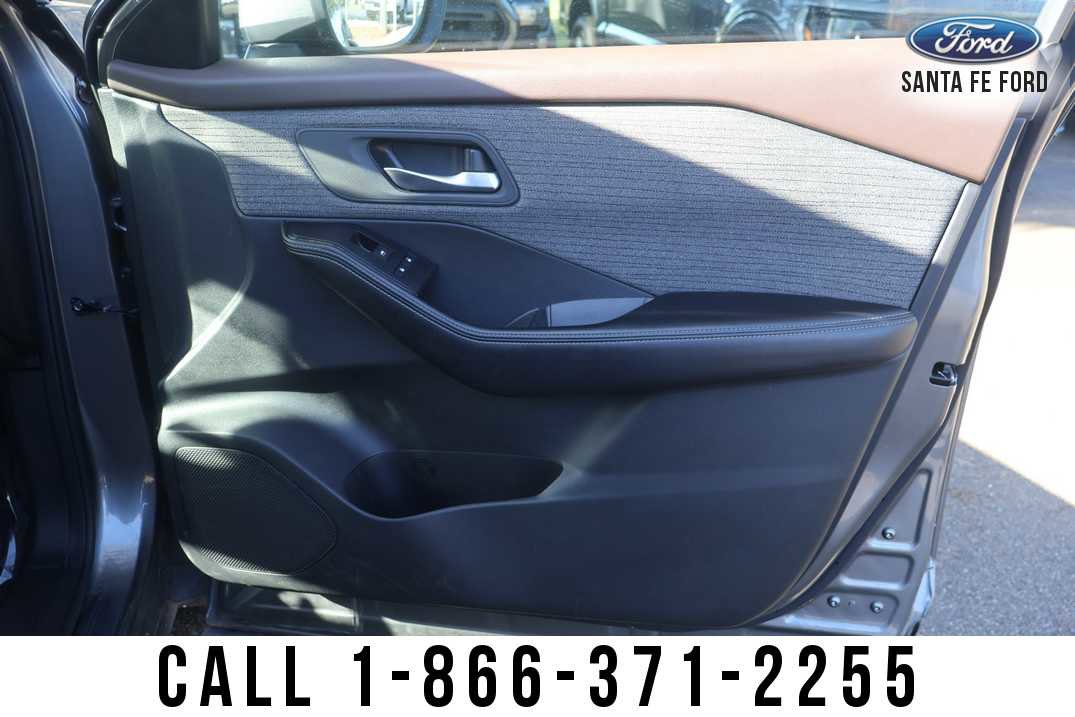 Used 2023 Nissan Rogue SV AWD/4WD image 25