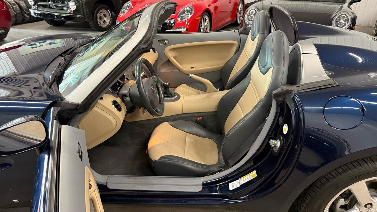 Used 2006 Pontiac Solstice Convertible w/ Premium Package RWD image 33