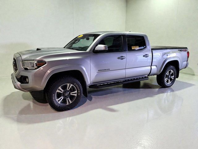 Used 2018 Toyota Tacoma TRD Sport image 17