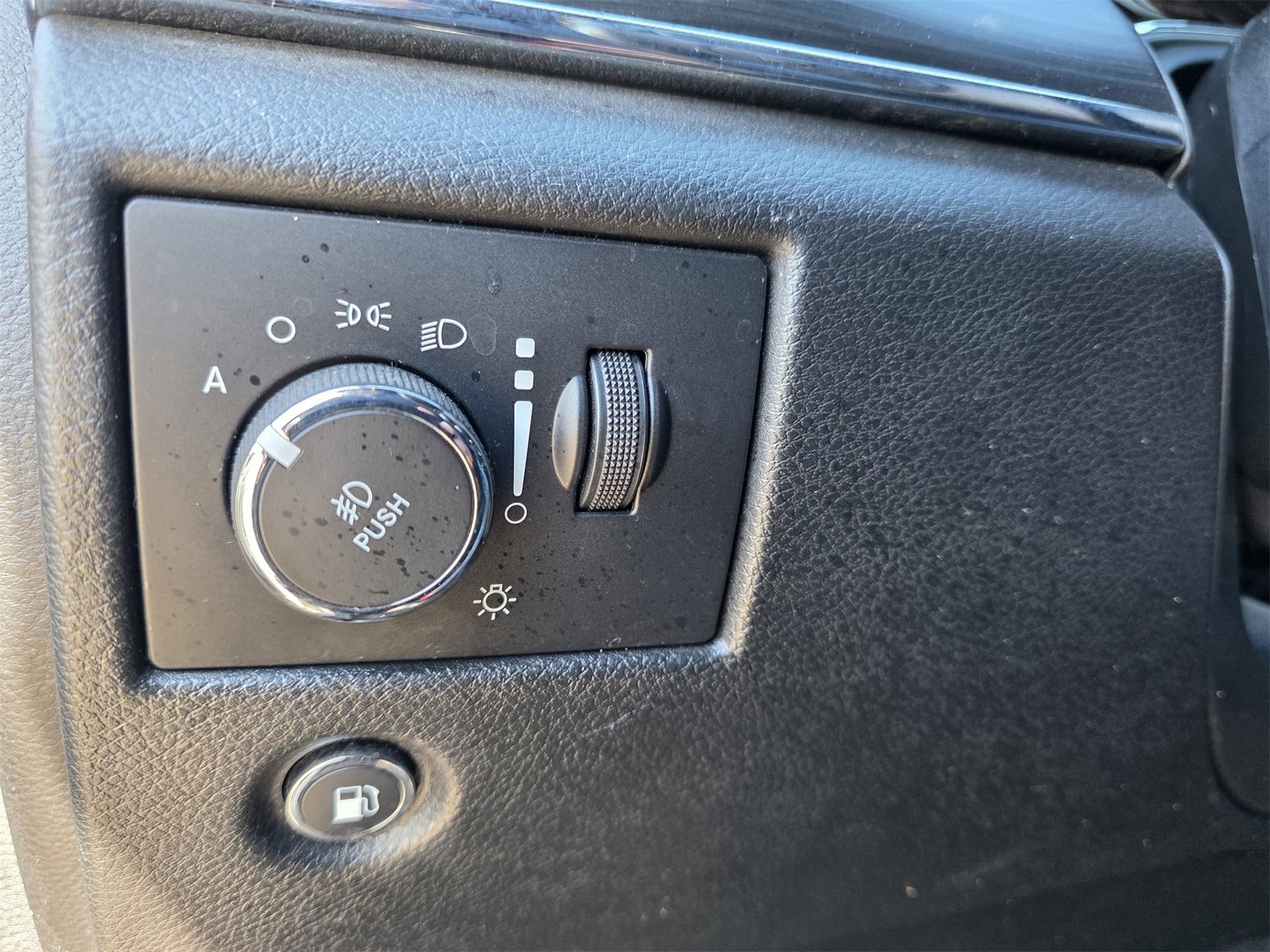 Used 2021 Jeep Grand Cherokee Limited image 23