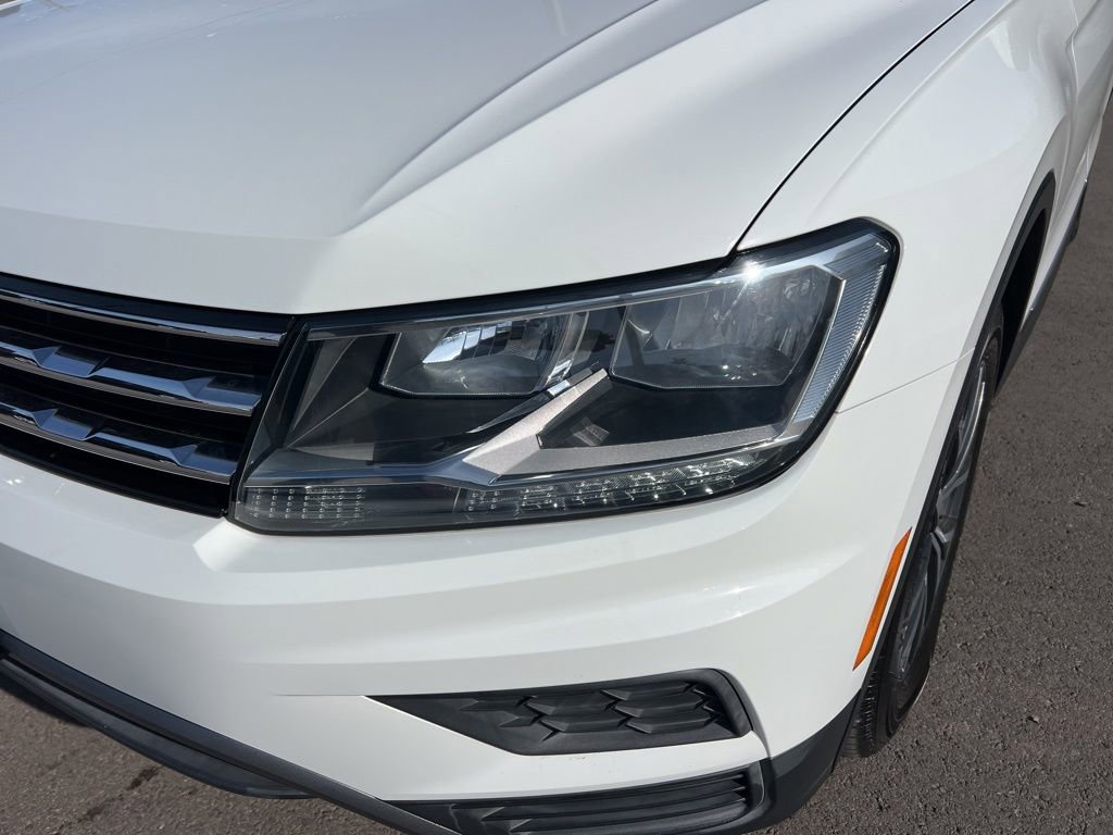 Used 2018 Volkswagen Tiguan SE w/ Panoramic Sunroof Package image 10