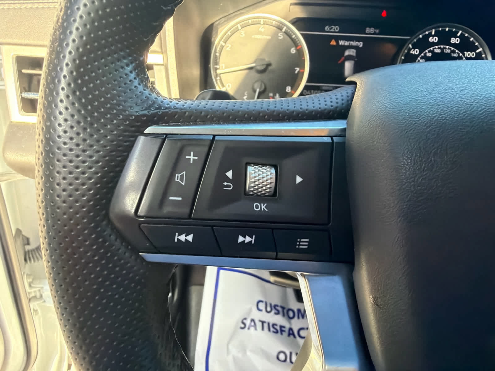 Used 2024 Mitsubishi Outlander SE AWD/4WD image 16