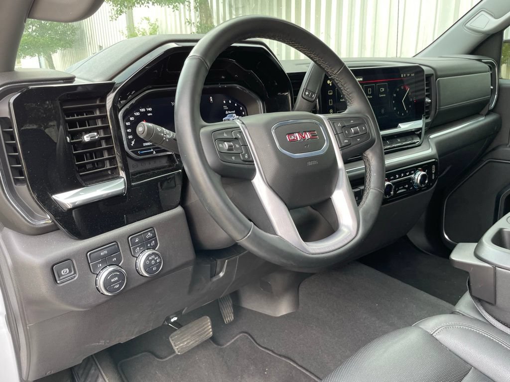 Used 2025 GMC Sierra 1500 SLT AWD/4WD image 10