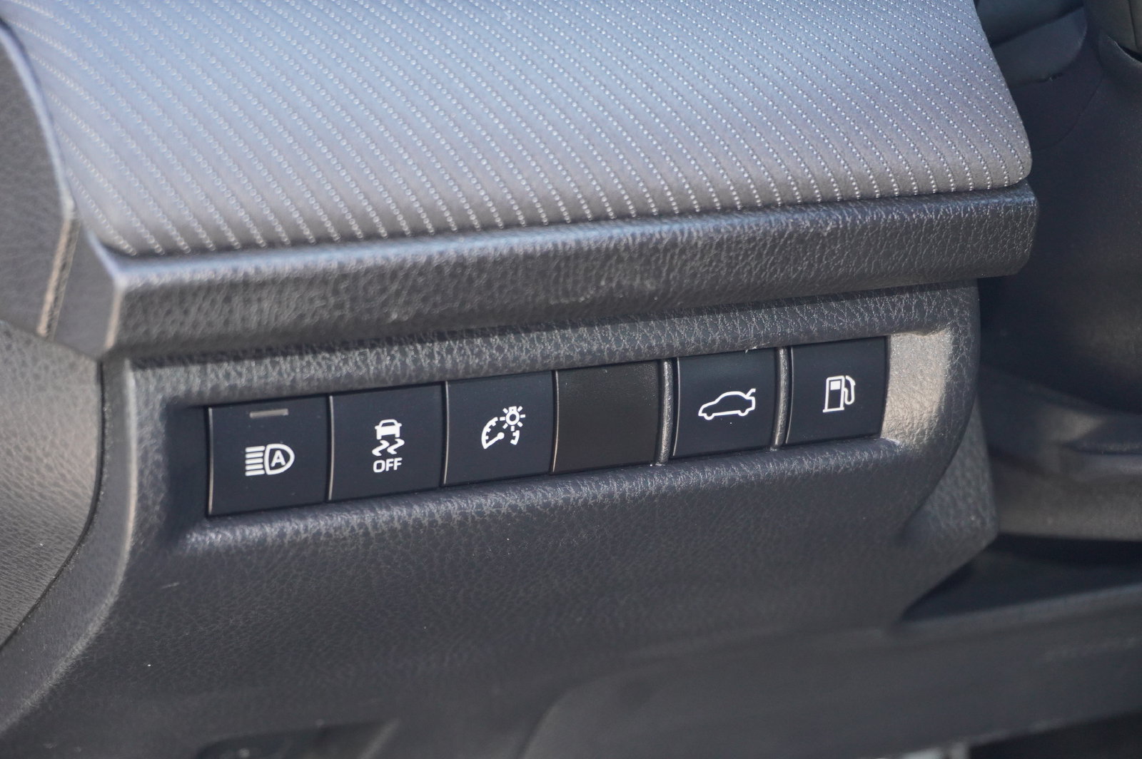 Certified 2025 Toyota Camry SE w/ Convenience Package AWD/4WD image 11