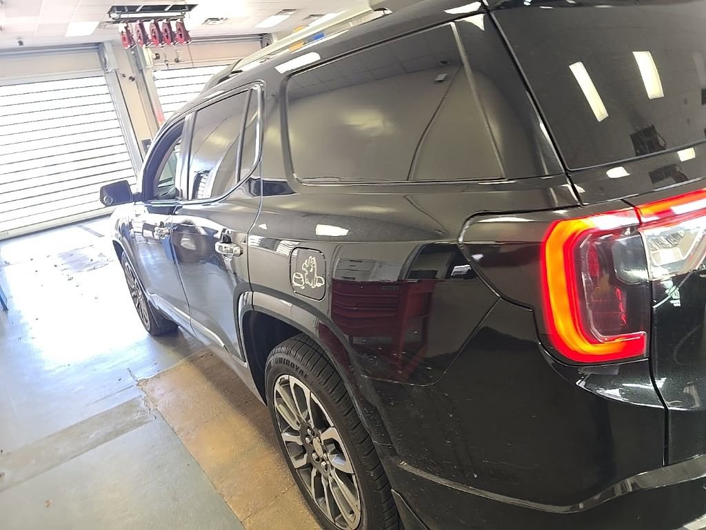 Used 2021 GMC Acadia Denali w/ Denali Ultimate Package image 3