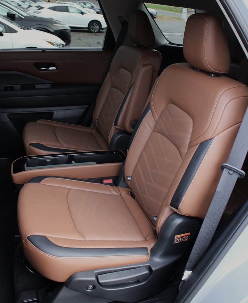 Certified 2023 Nissan Pathfinder Platinum image 29