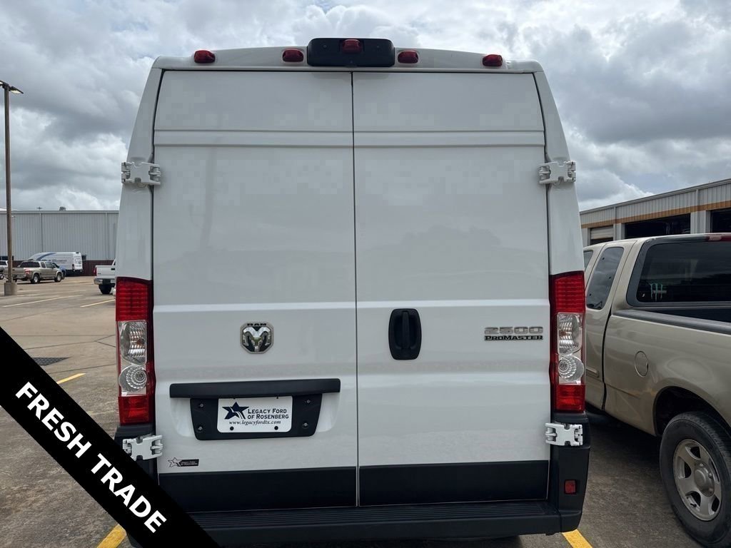 Used 2025 RAM ProMaster 2500 w/ Convenience Group image 4