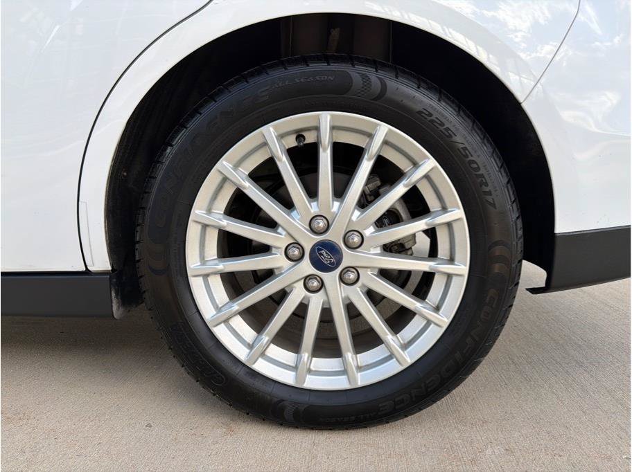 Used 2013 Ford C-MAX Energi SEL FWD image 27