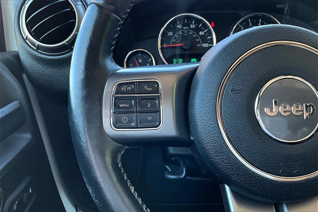 Used 2018 Jeep Wrangler Unlimited Sahara image 10