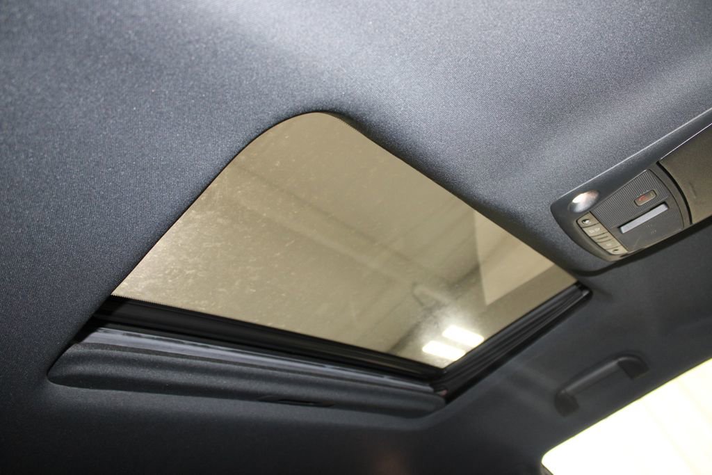 Used 2022 Nissan Armada Platinum w/ Captain's Chairs Package image 38