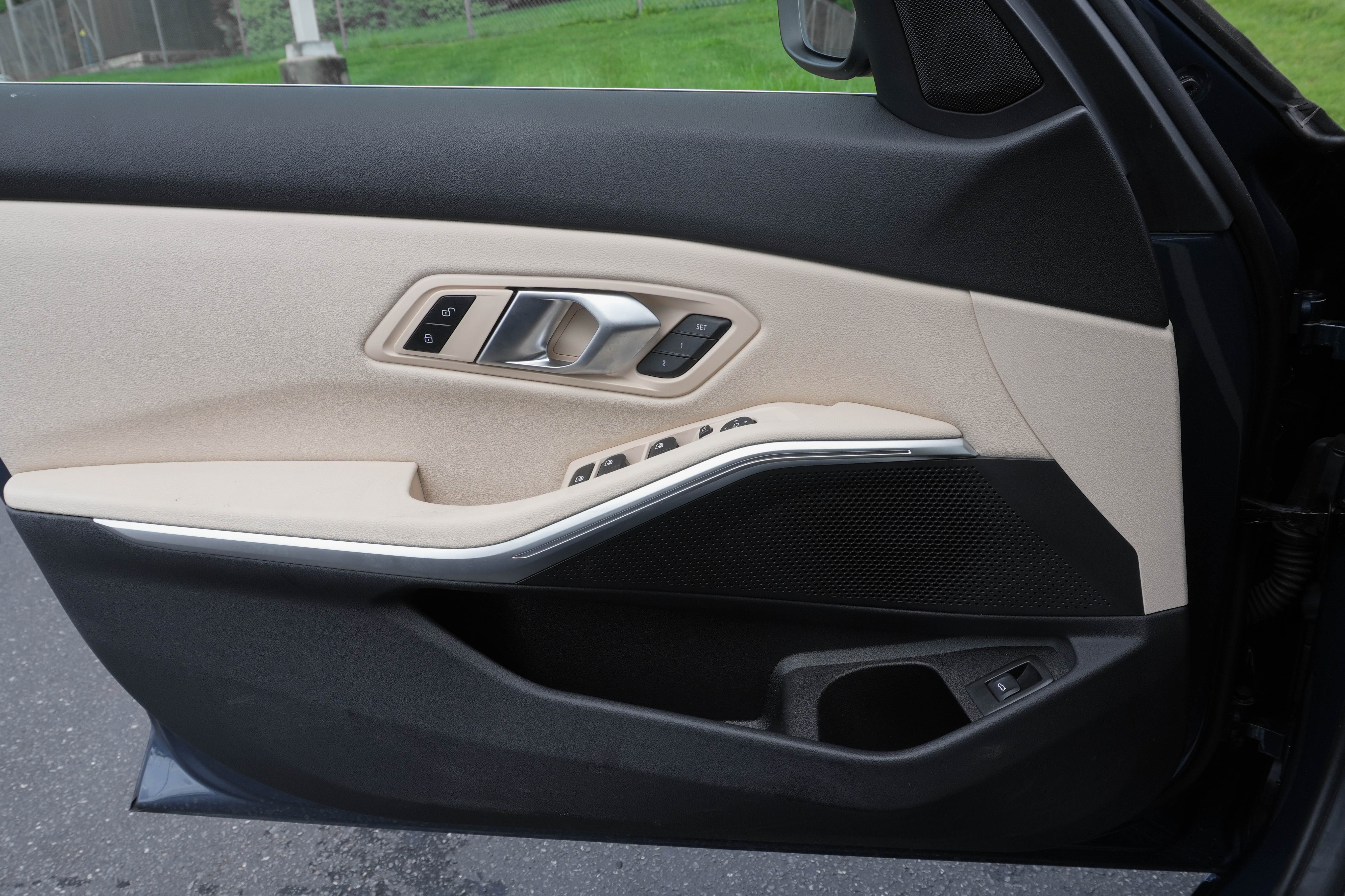 Certified 2025 BMW 330i Sedan RWD image 30