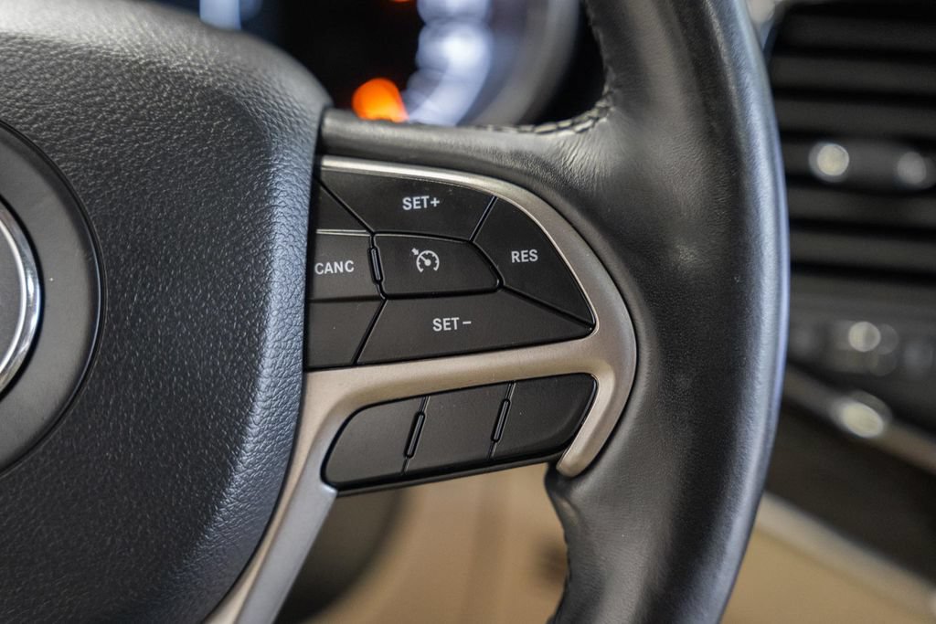 Used 2019 Jeep Grand Cherokee Limited AWD/4WD image 28