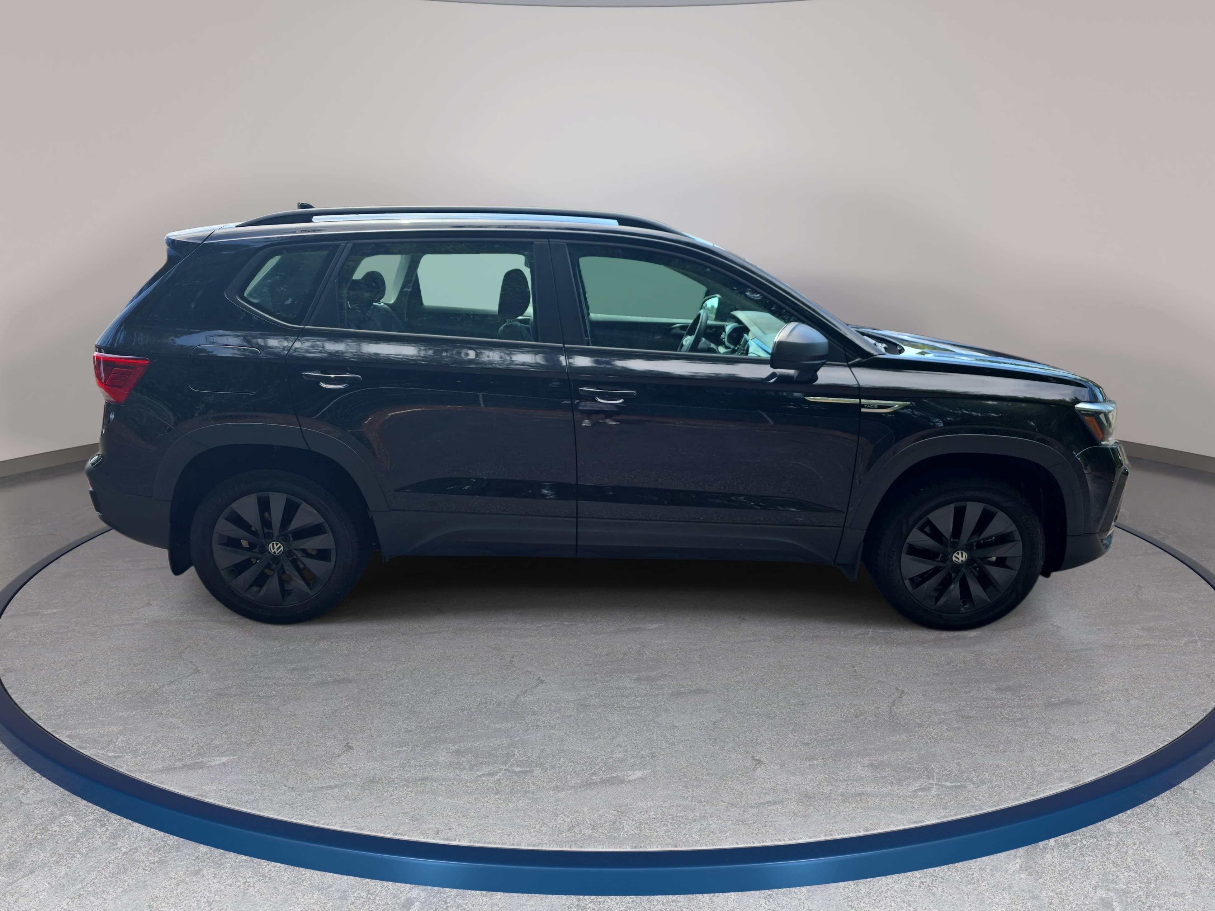 Used 2023 Volkswagen Taos S FWD image 4