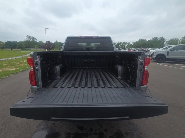 Used 2023 Chevrolet Silverado 1500 RST w/ Redline Edition AWD/4WD image 10
