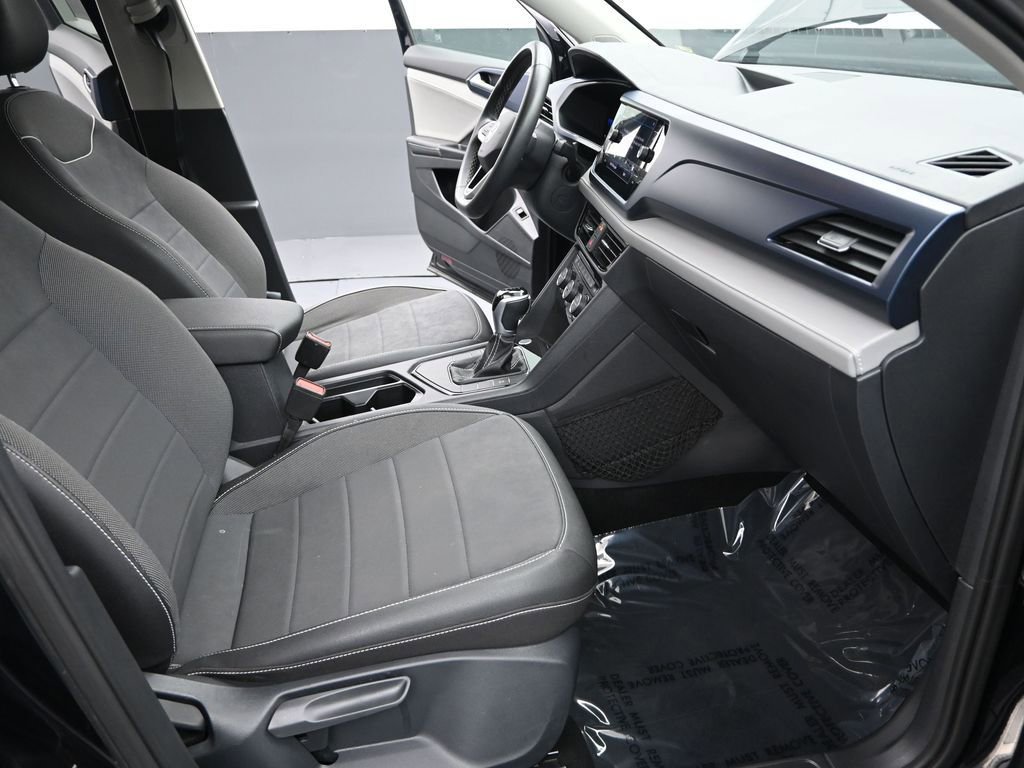 Used 2024 Volkswagen Taos SE image 25
