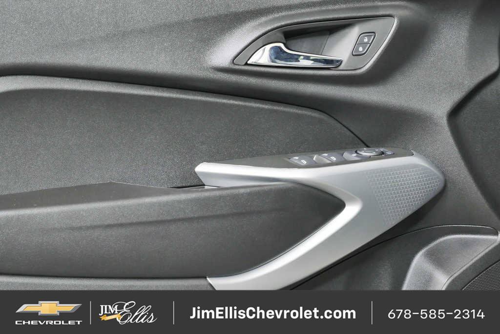 New 2026 Chevrolet Trax RS w/ Sunroof Package FWD image 6