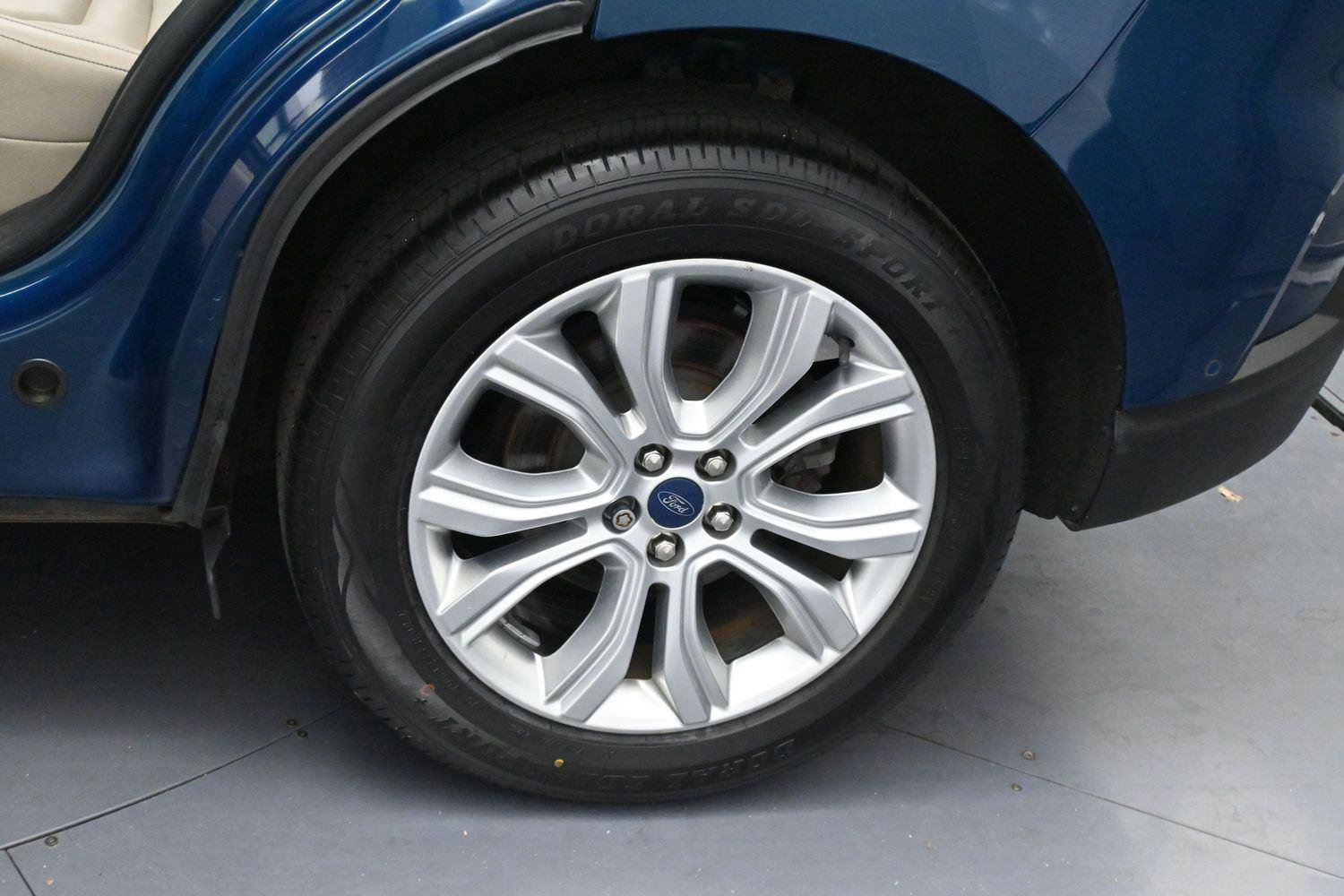 Used 2020 Ford Edge Titanium w/ Equipment Group 301A FWD image 39