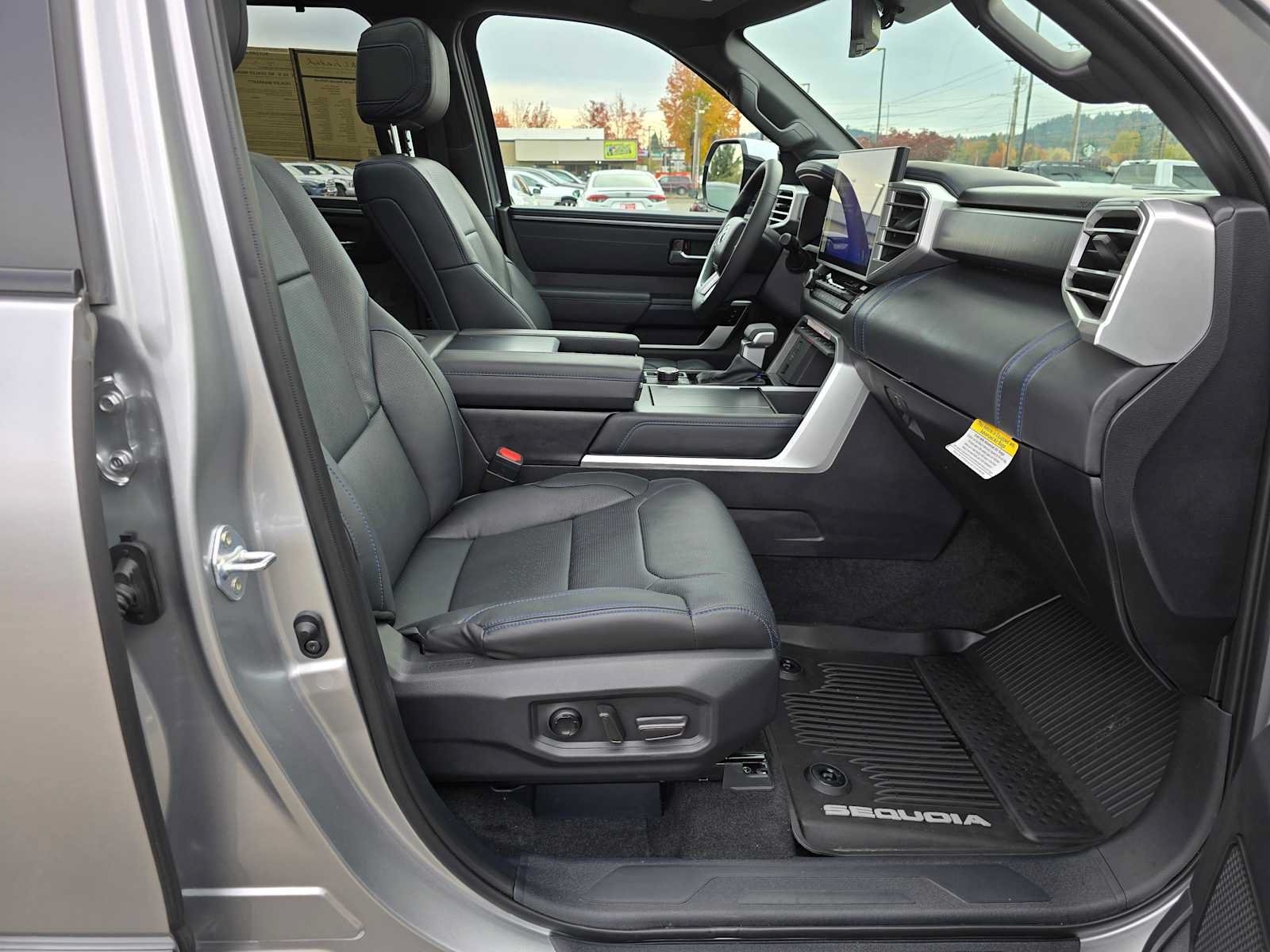 Used 2025 Toyota Sequoia Platinum AWD/4WD image 13