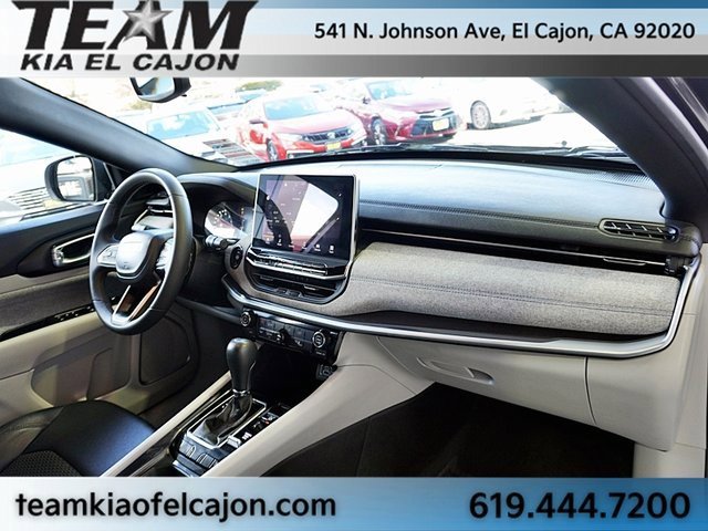 Used 2024 Jeep Compass Latitude image 10