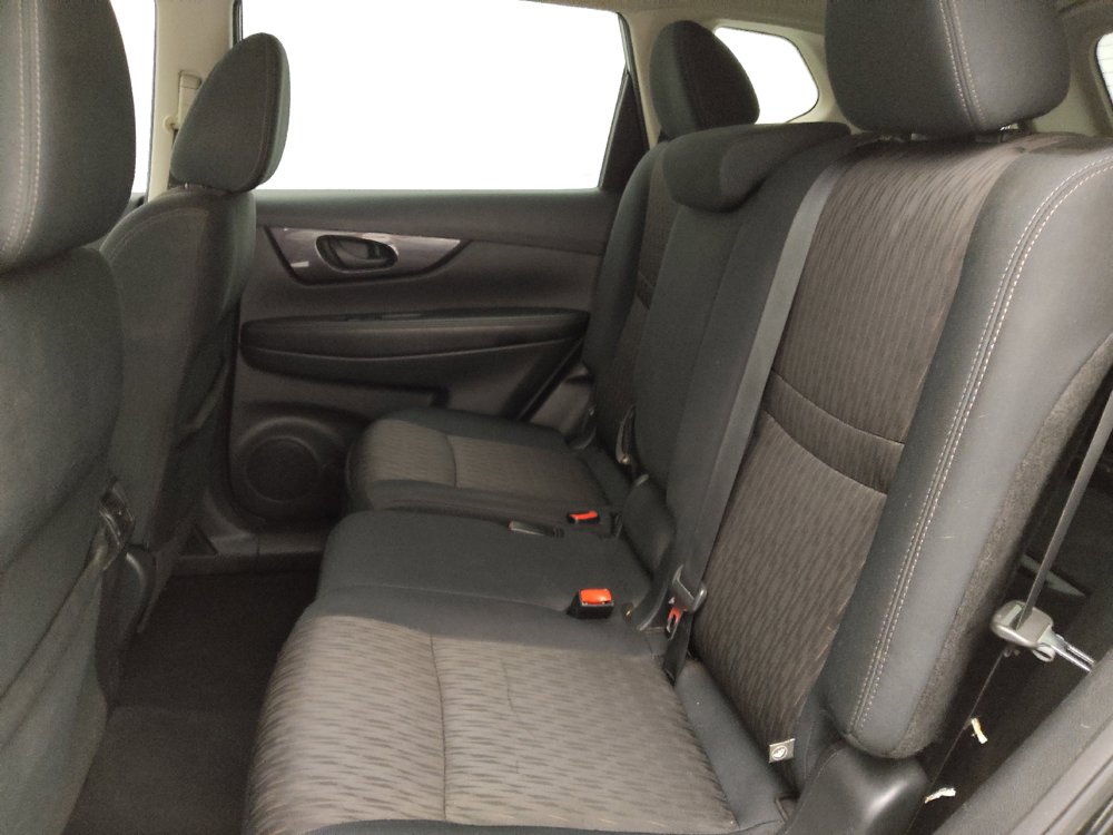 Used 2019 Nissan Rogue S FWD image 18