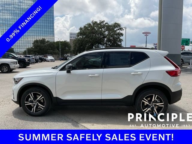 New 2026 Volvo XC40 B4 Core w/ Climate Package FWD image 7