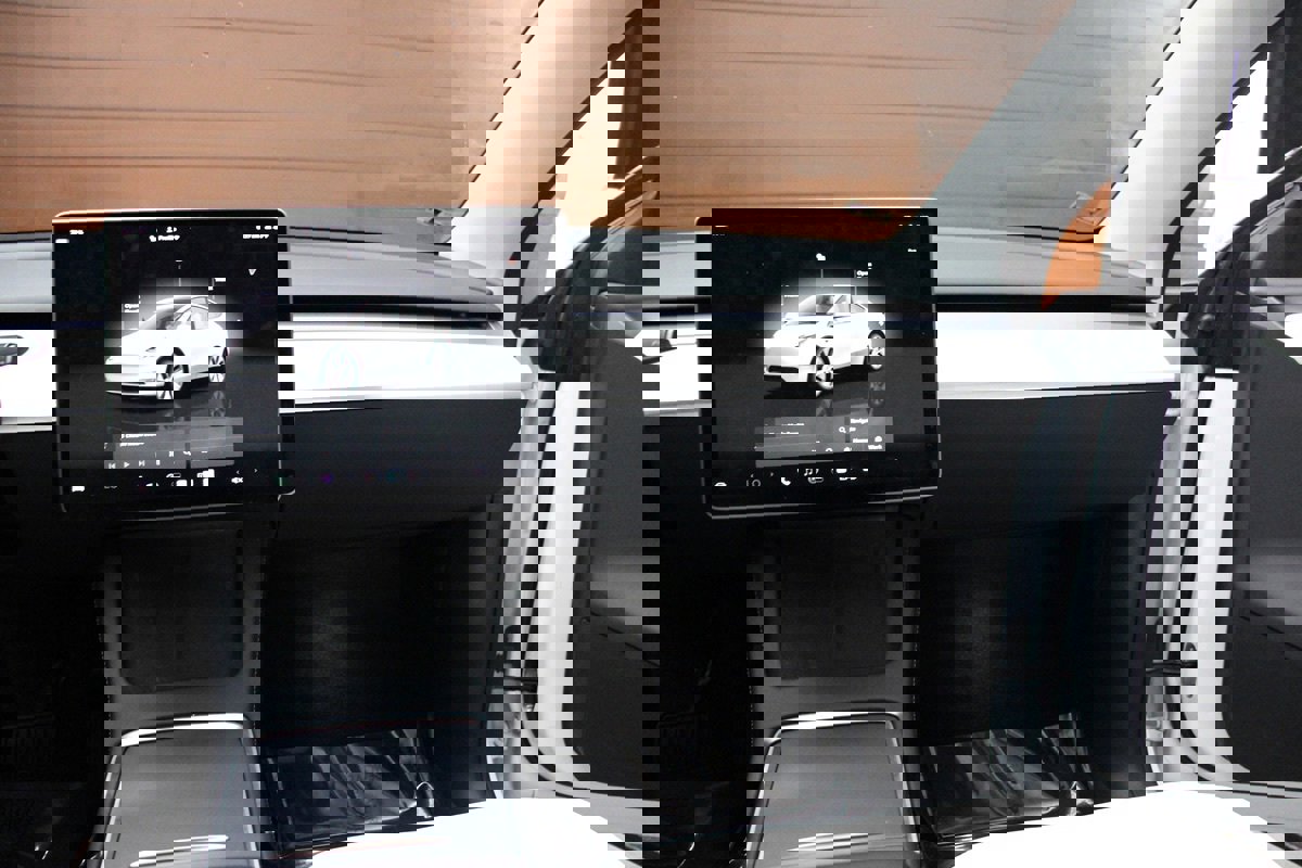 Used 2022 Tesla Model Y Long Range image 19