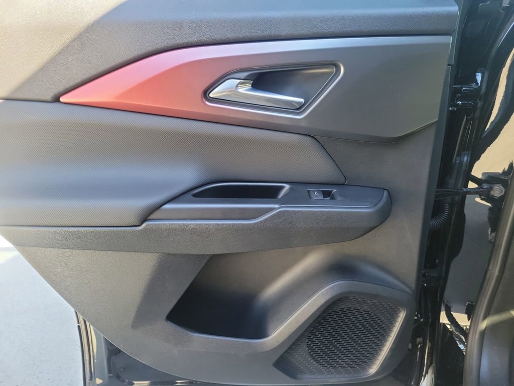 Used 2026 Chevrolet Equinox EV RS image 16