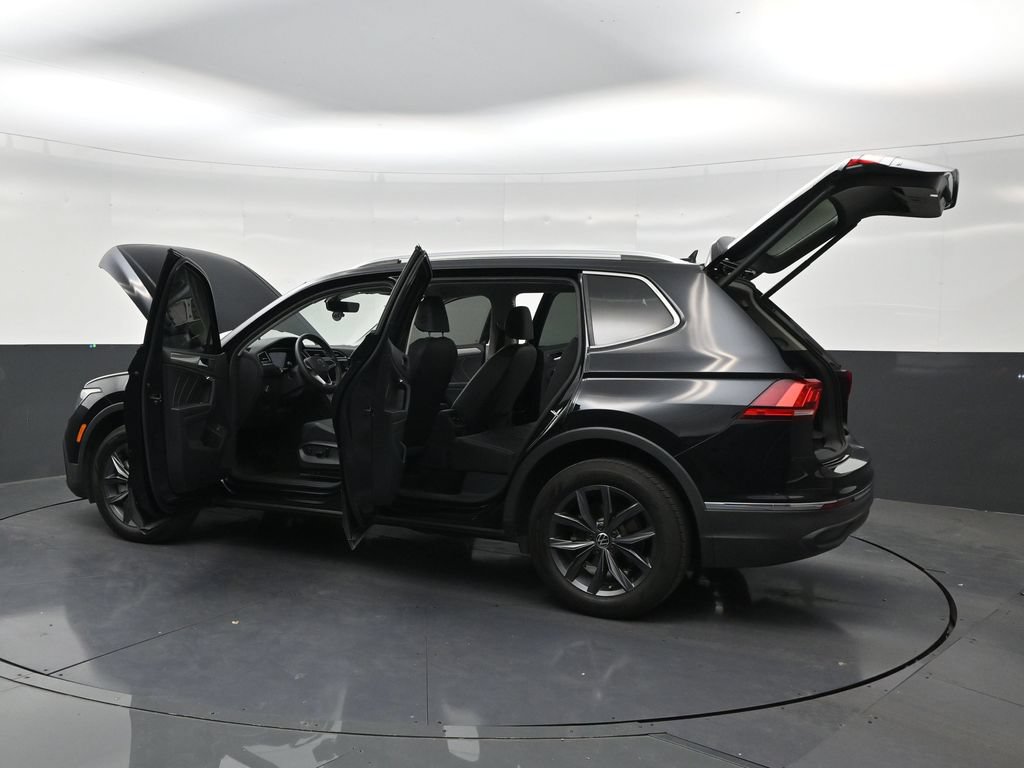 Used 2023 Volkswagen Tiguan SE FWD image 30