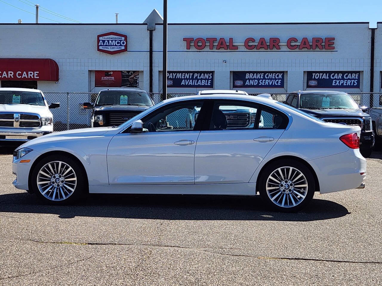 Used 2014 BMW 328i xDrive Sedan image 3