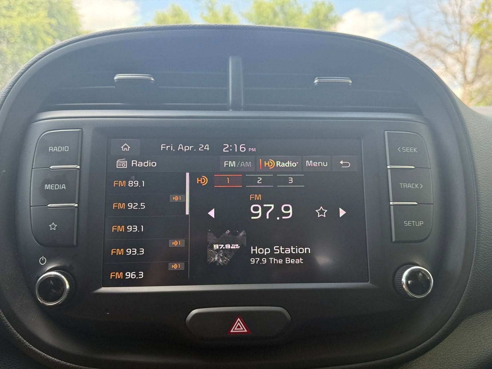 Used 2025 Kia Soul LX w/ LX Technology Package FWD image 20