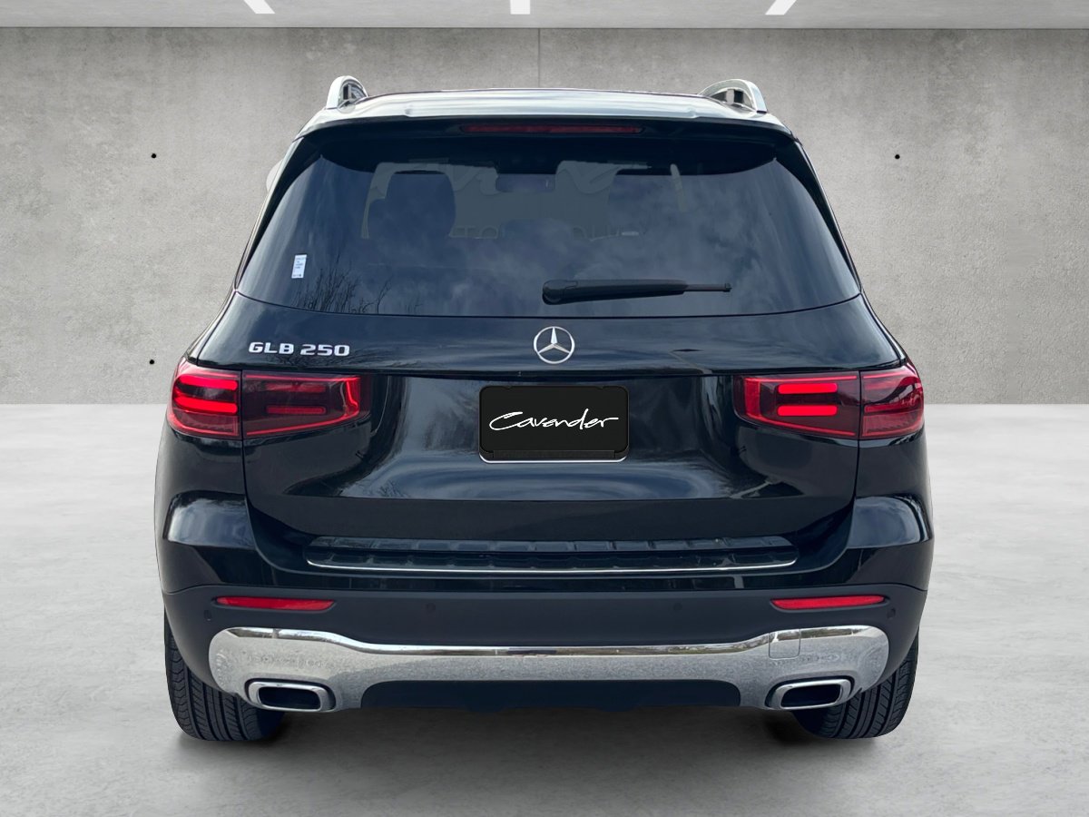 Used 2024 Mercedes-Benz GLB 250 image 17