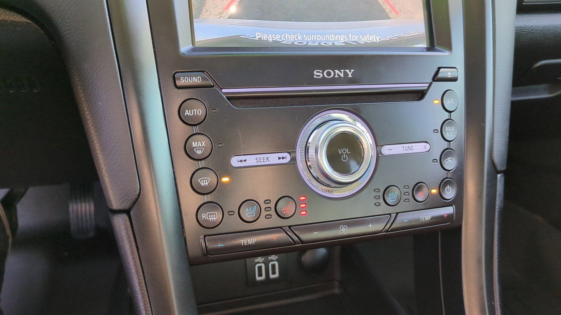 Used 2020 Ford Fusion Titanium image 26