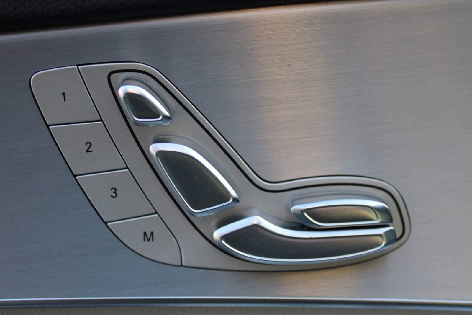 Used 2018 Mercedes-Benz C 300 Sedan image 9
