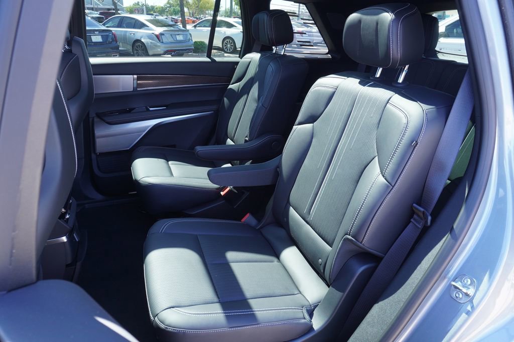 New 2026 Cadillac Vistiq Luxury AWD/4WD image 9