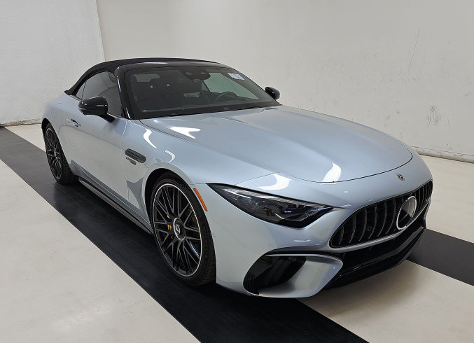 Used 2022 Mercedes-Benz SL 55 AMG 4MATIC w/ Driver Assistance Package image 1