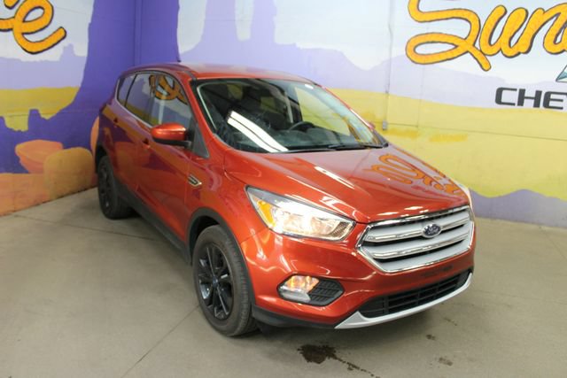 Used 2019 Ford Escape SE FWD image 2
