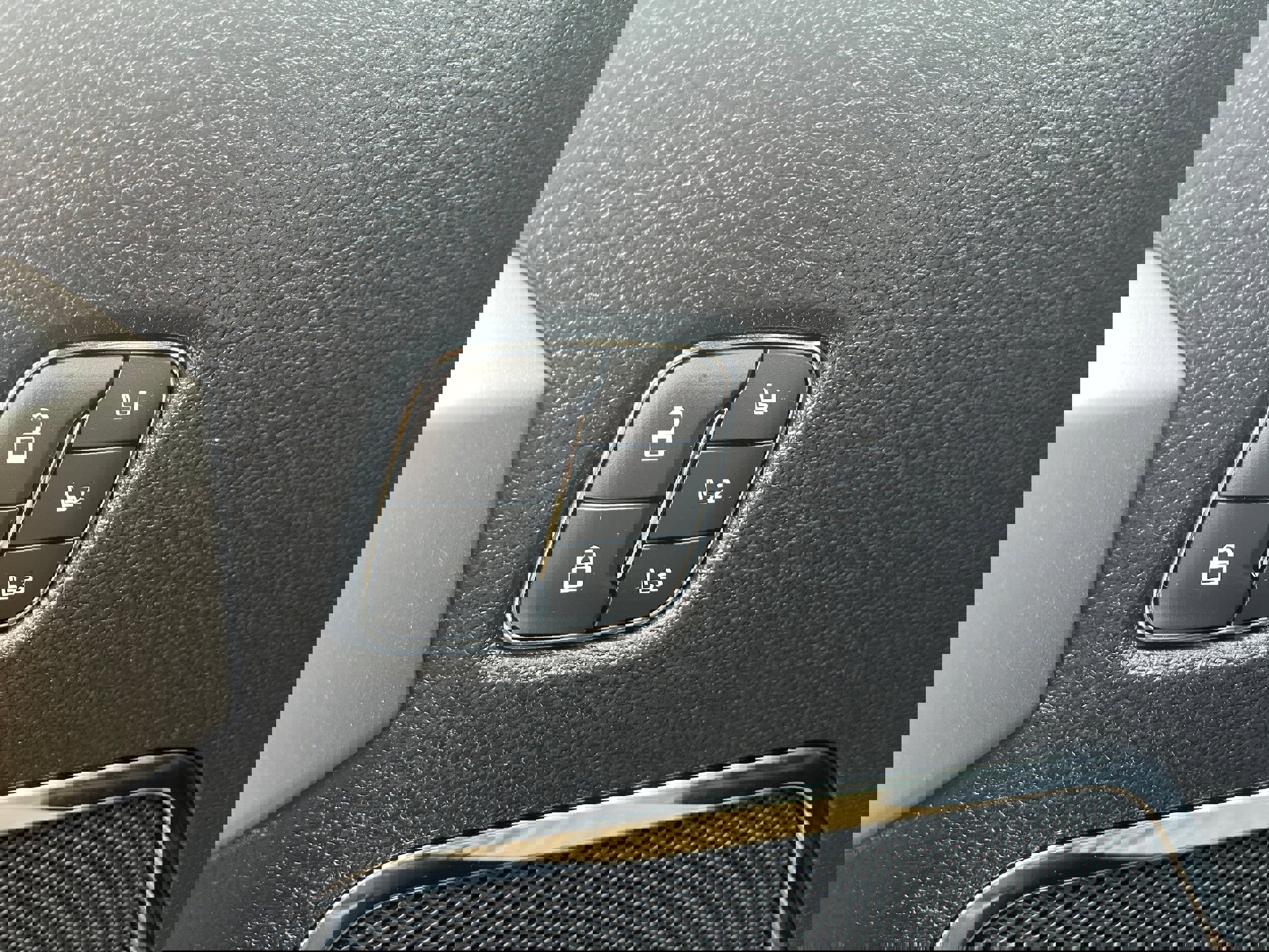 Certified 2020 Ford F350 Lariat w/ Chrome Package image 25