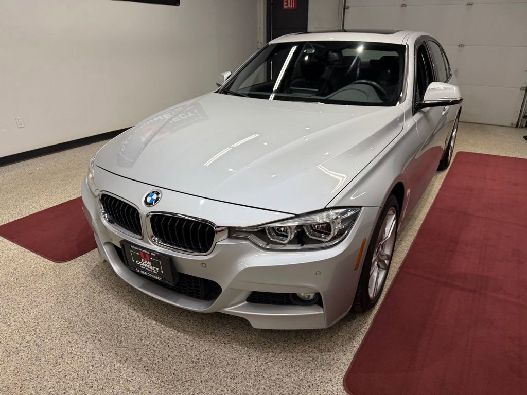 Used 2017 BMW 340i xDrive Sedan AWD/4WD image 4
