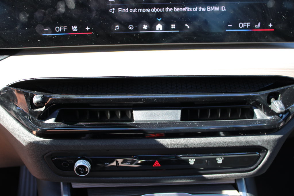 Used 2025 BMW 330i Sedan RWD image 18