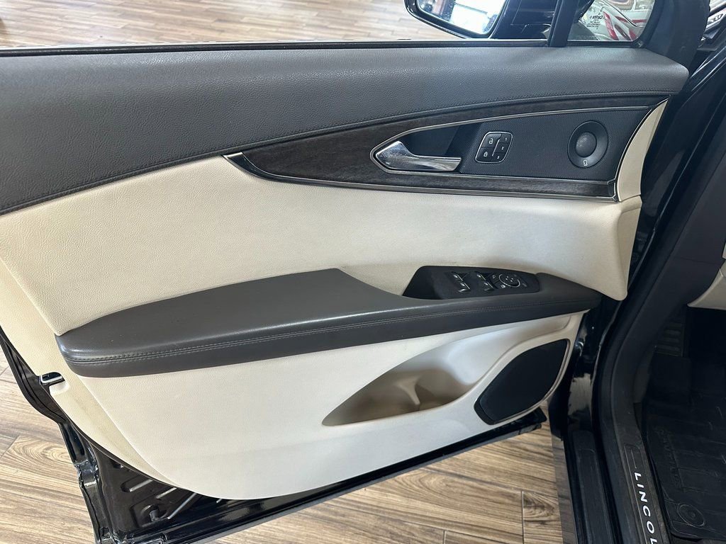 Used 2019 Lincoln Nautilus Reserve FWD image 10