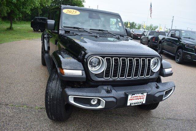 Used 2025 Jeep Wrangler Sahara 4xe AWD/4WD image 10