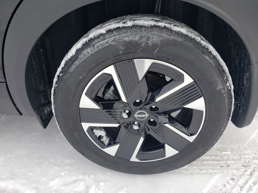 Certified 2025 Nissan Kicks SV w/ SV Premium Package image 43