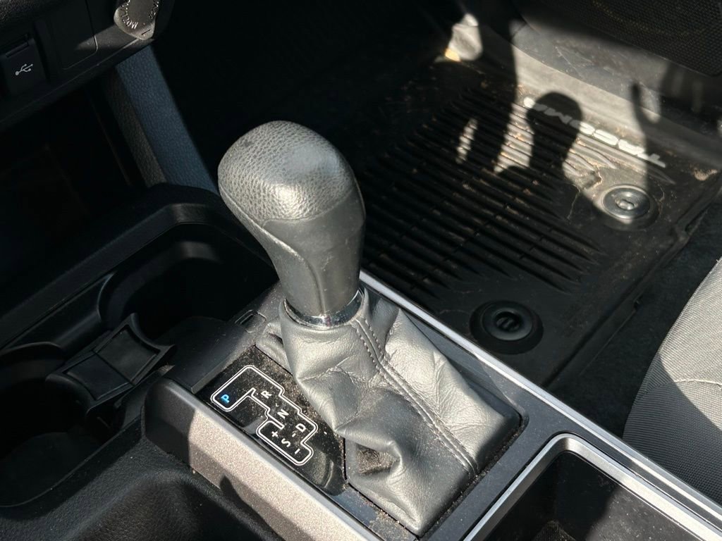 Used 2022 Toyota Tacoma SR5 w/ Technology Package image 27